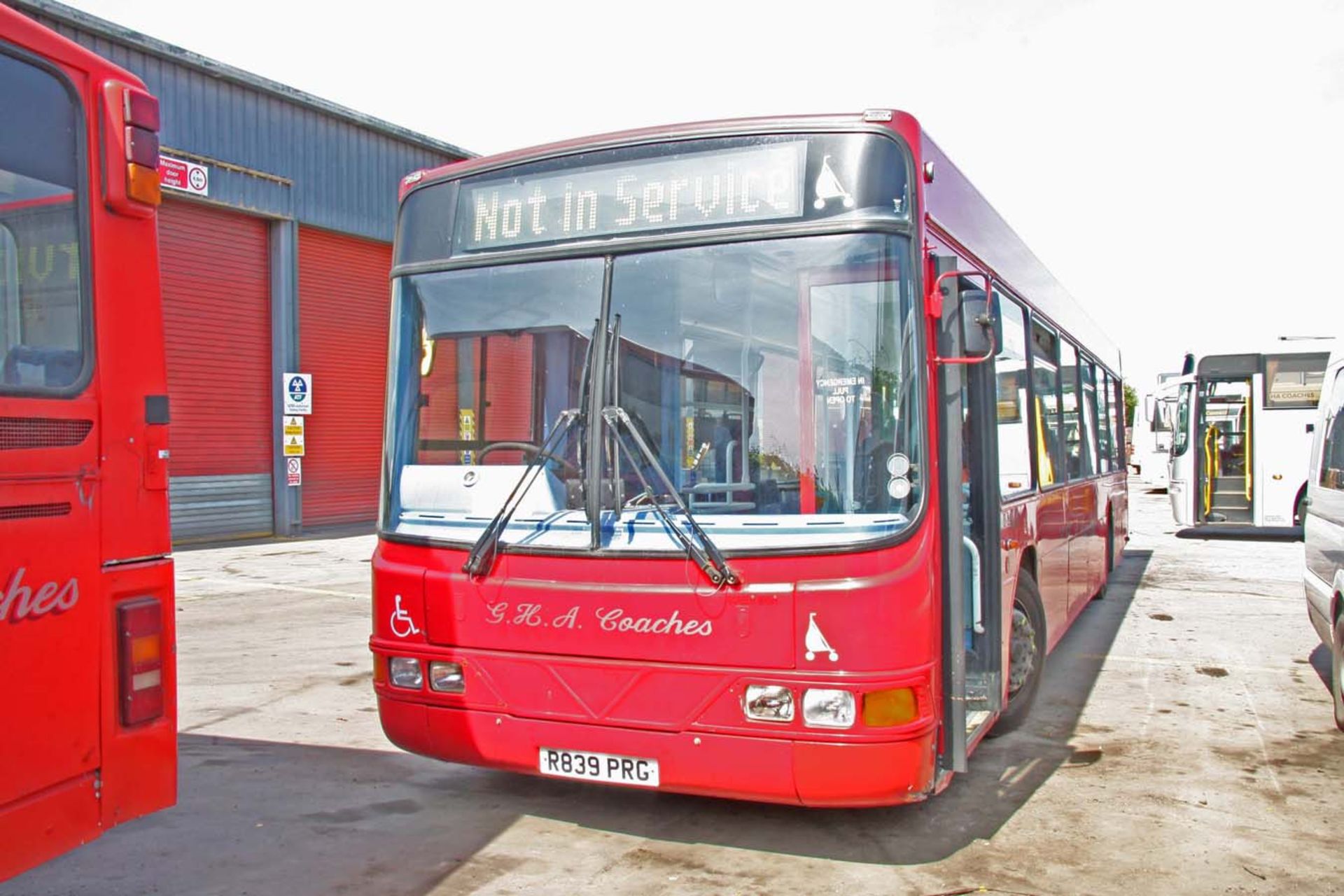 R839 PRG Mar 1998 Volvo B10BLE Bus. Automatic - Volvo Engine with Wright Renown Body. 42 Seats