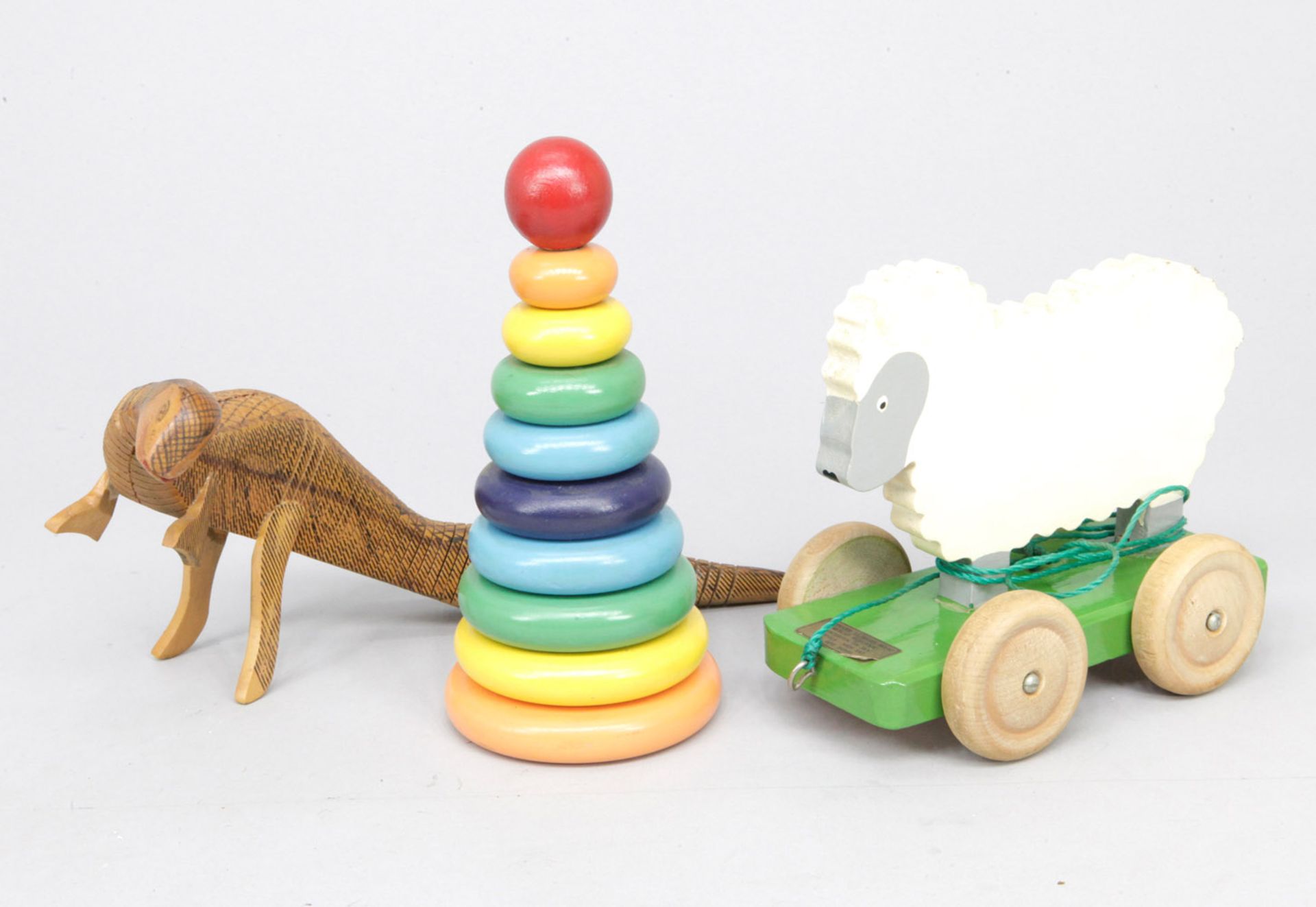 3 Teile Holzspielzeug: Nachziehschaf, Steckspiel und Dinosaurier, leichte SSP, L 19-36