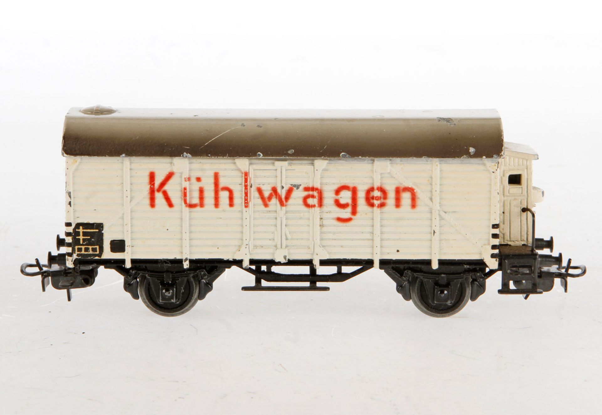 Märklin Kühlwagen 324, 3. Version, Spur H0, Guss, elfenbein, Bremserhaus, Bremsbacken, teilweise