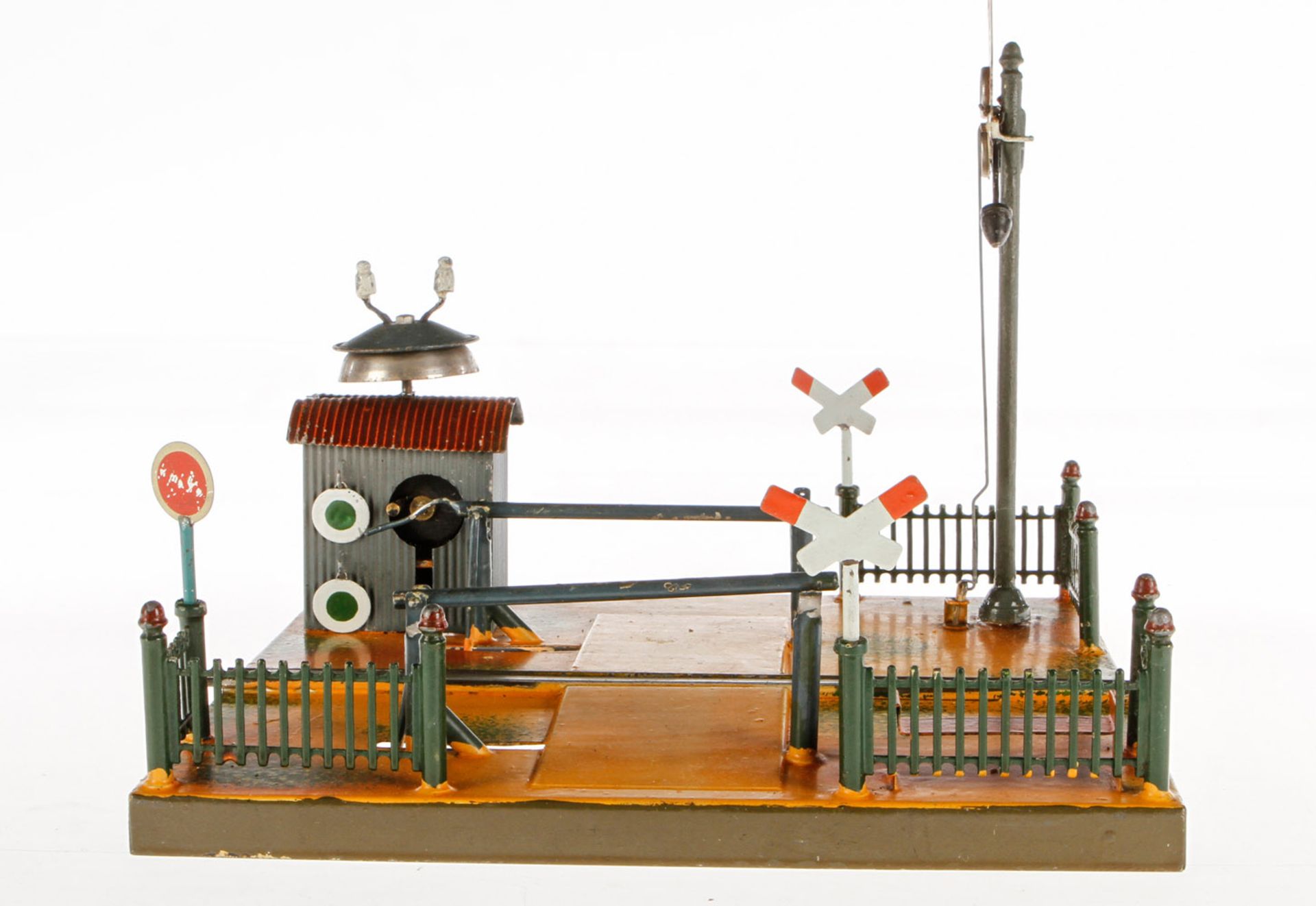 Märklin Bahnübergang 2173, uralt, HL, mit Läutebude (intakt), 2 Andreaskreuzen, Signal (mit