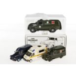 5 verschiedene Rettungsfahrzeuge Hart Models und First Gear, je in OVP
