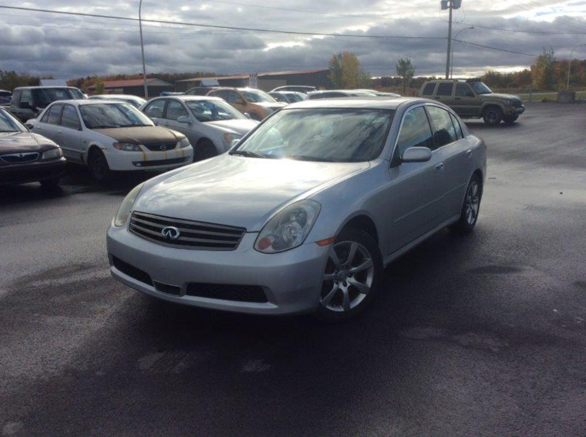 INFINITI G35 (2006) 88919 miles