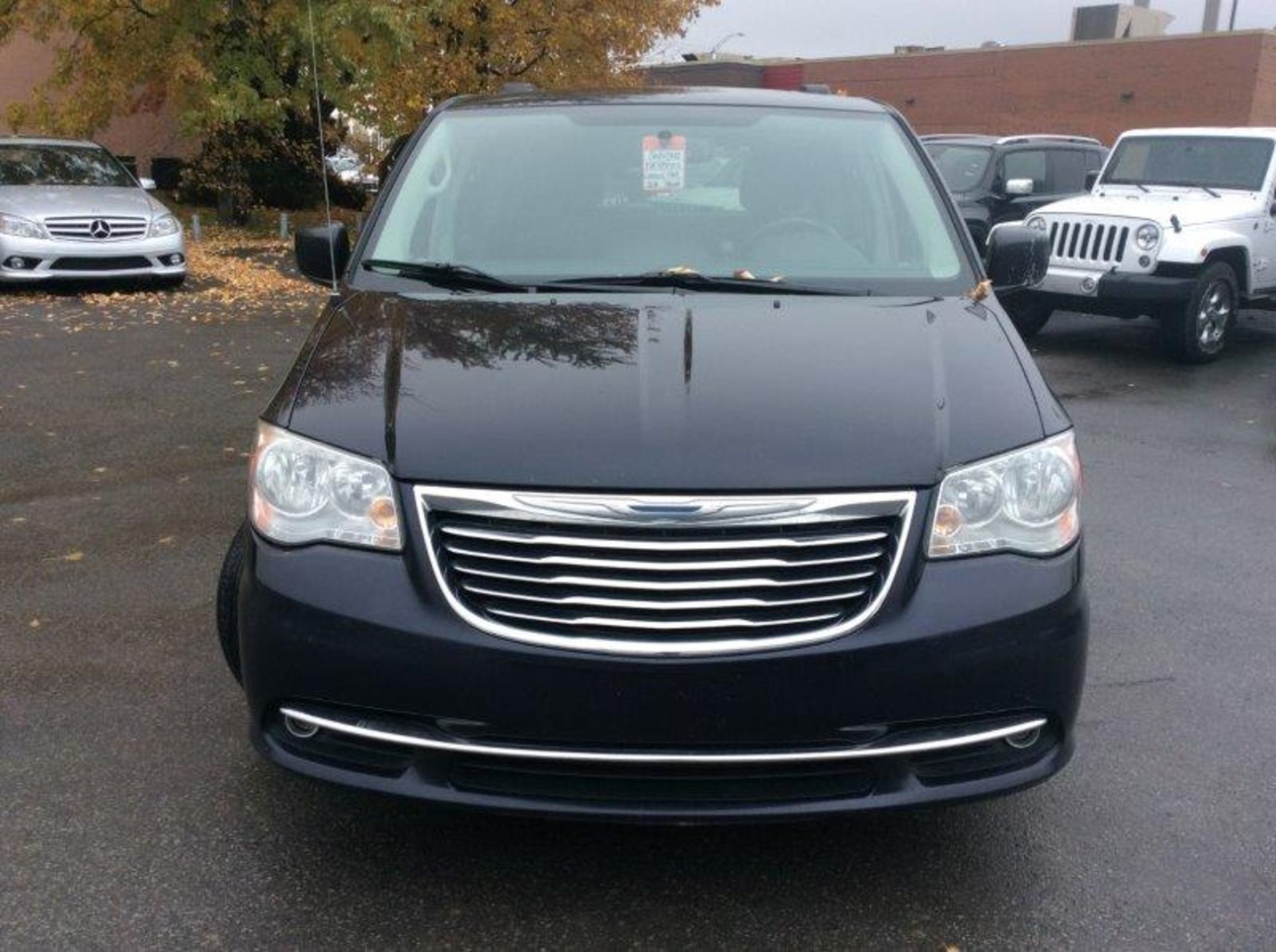 CHRYSLER TOWNCOUNTRY (2011) 133857 km - Image 2 of 19