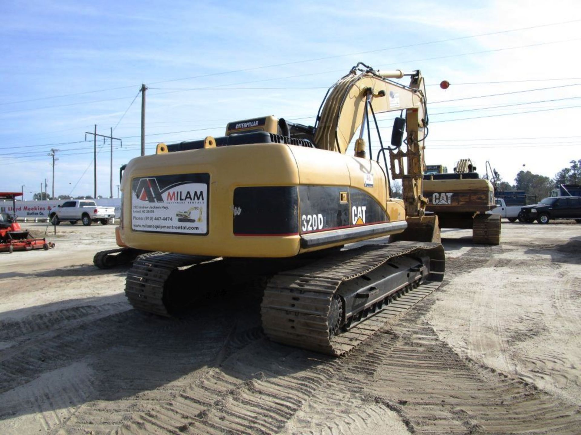 CATERPILLAR 320DL Excavator, sn: PHX00940, 31.5'' Pads, 49'' Digging Bucket, Hydraulic Thumb, HRS: - Image 6 of 14