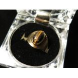 9ct Gold Ring set with Cabochon Tigers Eye size N weight 3.2 grams