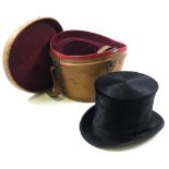 Top hat by W. MacQueen & Co., sold by E. M. Beckett, Peterborough, contained in orginal leather
