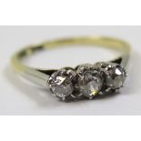 18ct Gold 3 Stone Diamond Ring approx 0.40ct weight size O weight 2.2 grams