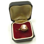 9ct Gold Cameo Ring size O weight 2.9 grams