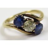 18ct Gold Diamond Ring central Diamond approx 0.40ct weight flanked by 2 sapphires size N weight 4.4