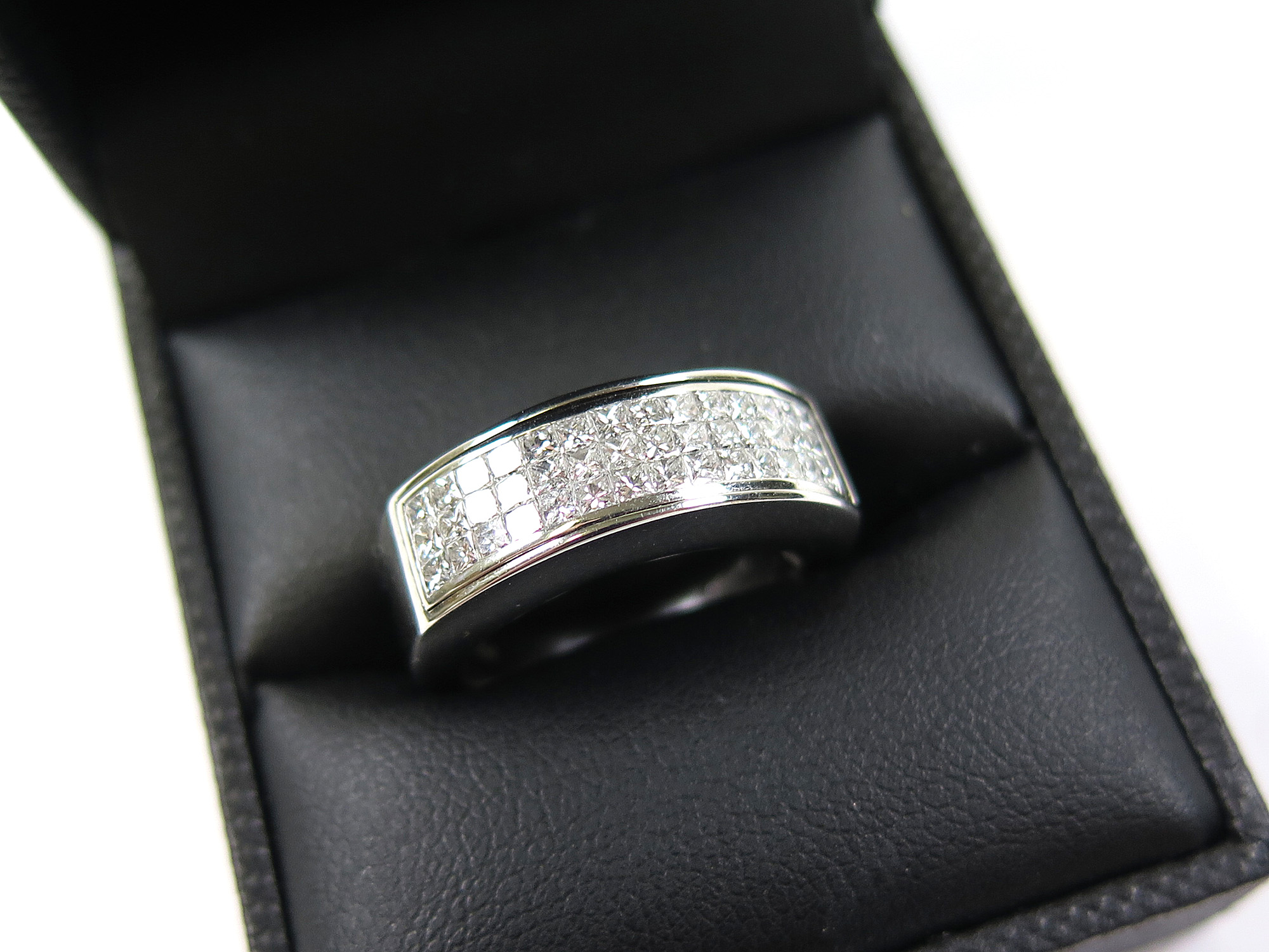 18ct White Gold Ring set with 3 rows of Diamonds approx 1.90 carat weight size M weight 11.0 grams