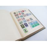 British Commonwealth old collection in green Simplex Album, better noted, lots of stamps (qty)