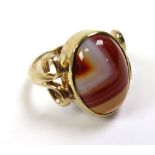 9ct Gold Ring set with Brown/White Agate size M weight 5.9 grams