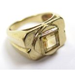 9ct Gold Ring set with Citrine (1.4 ct weight) size T weight 10 grams