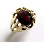 9ct Gold Ring set with large Garnet size I weight 2.6 grams