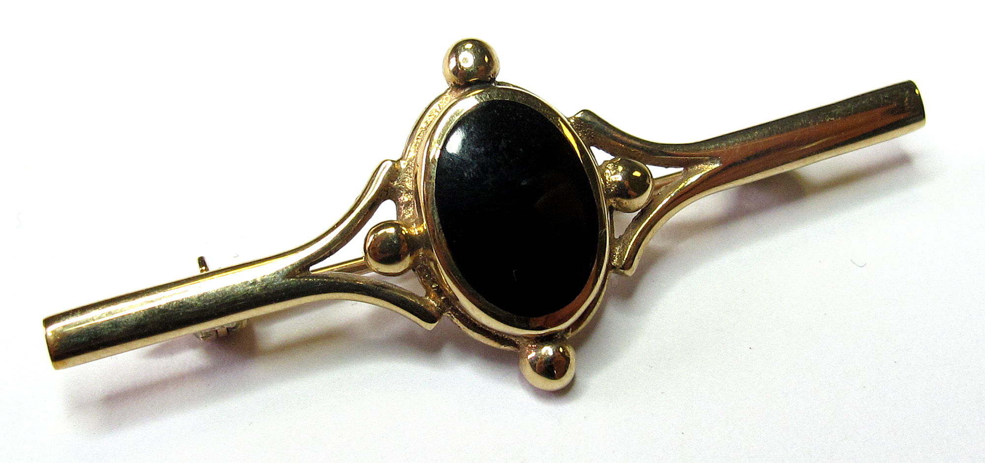 9ct Gold Onyx set Bar Brooch weight 3.7 grams