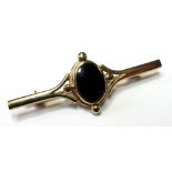 9ct Gold Onyx set Bar Brooch weight 3.7 grams