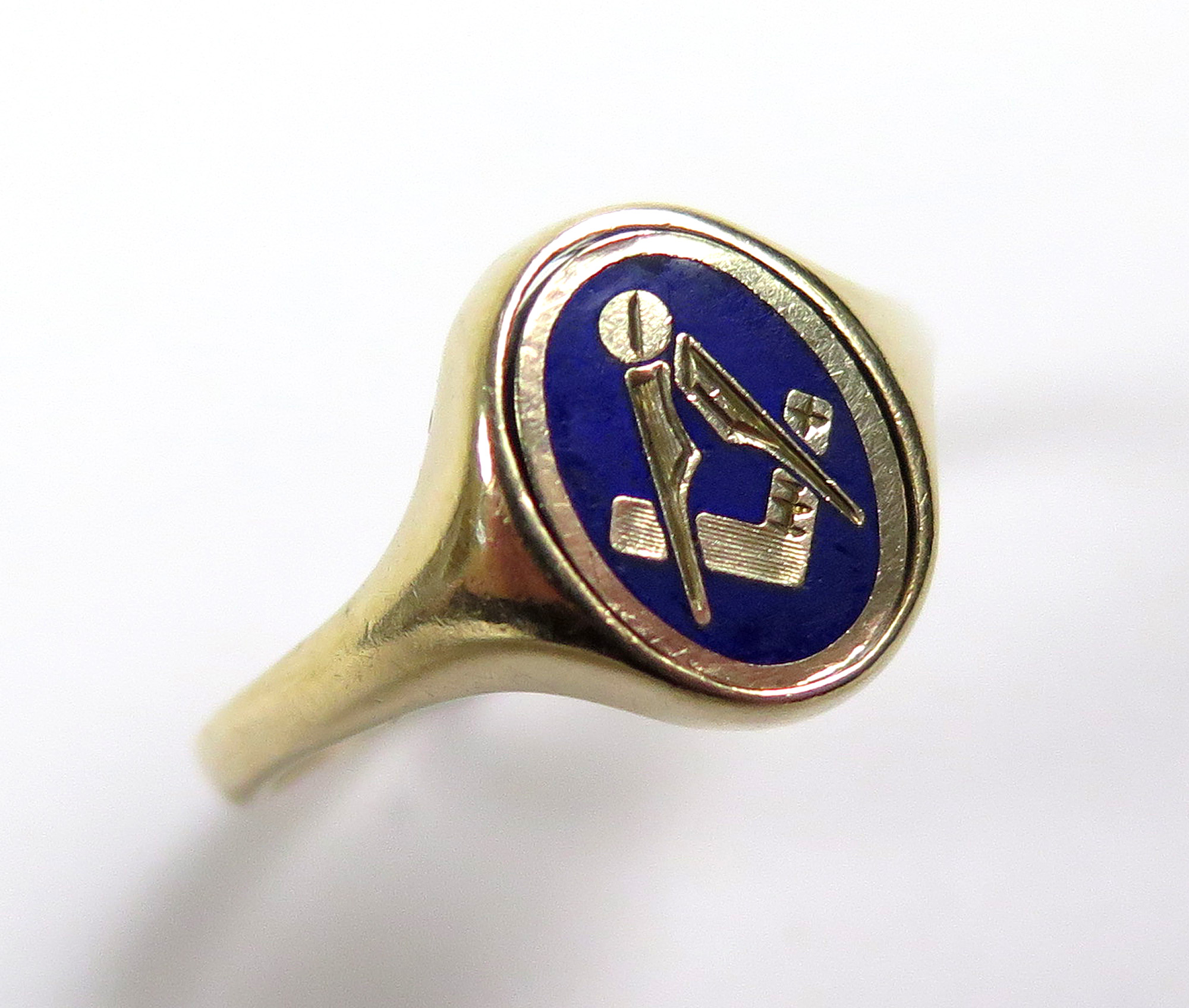 9ct Gold Gents swivel Masonic Ring in Blue enamel size Y weight 5.7 grams