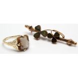 9ct Bar Brooch set with Agate plus 9ct Cameo Ring weight 3.2 grams