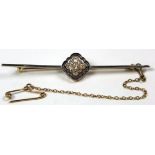18ct Gold and Platinum Diamond set Bar Brooch in fitted Case with Safety chain weight 4.8 grams