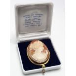 18ct Gold Large Cameo Brooch weight 8.5 grams