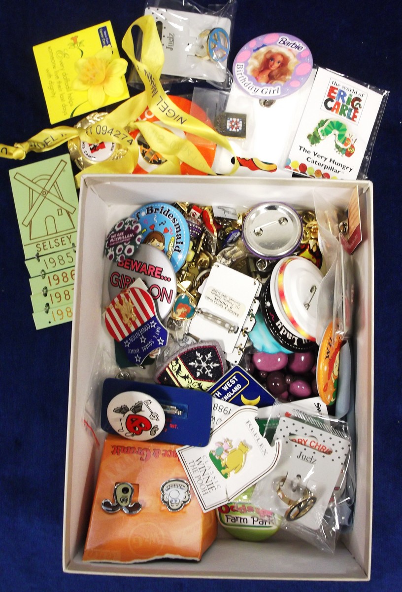 Badges etc, a box of mainly modern badges, pins etc inc. Barbie, Winnie the Pooh, charity