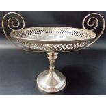 Good late Victorian silver twin handled pedestal tazza by Walker & Hall, Sheffield 1901, height 8.