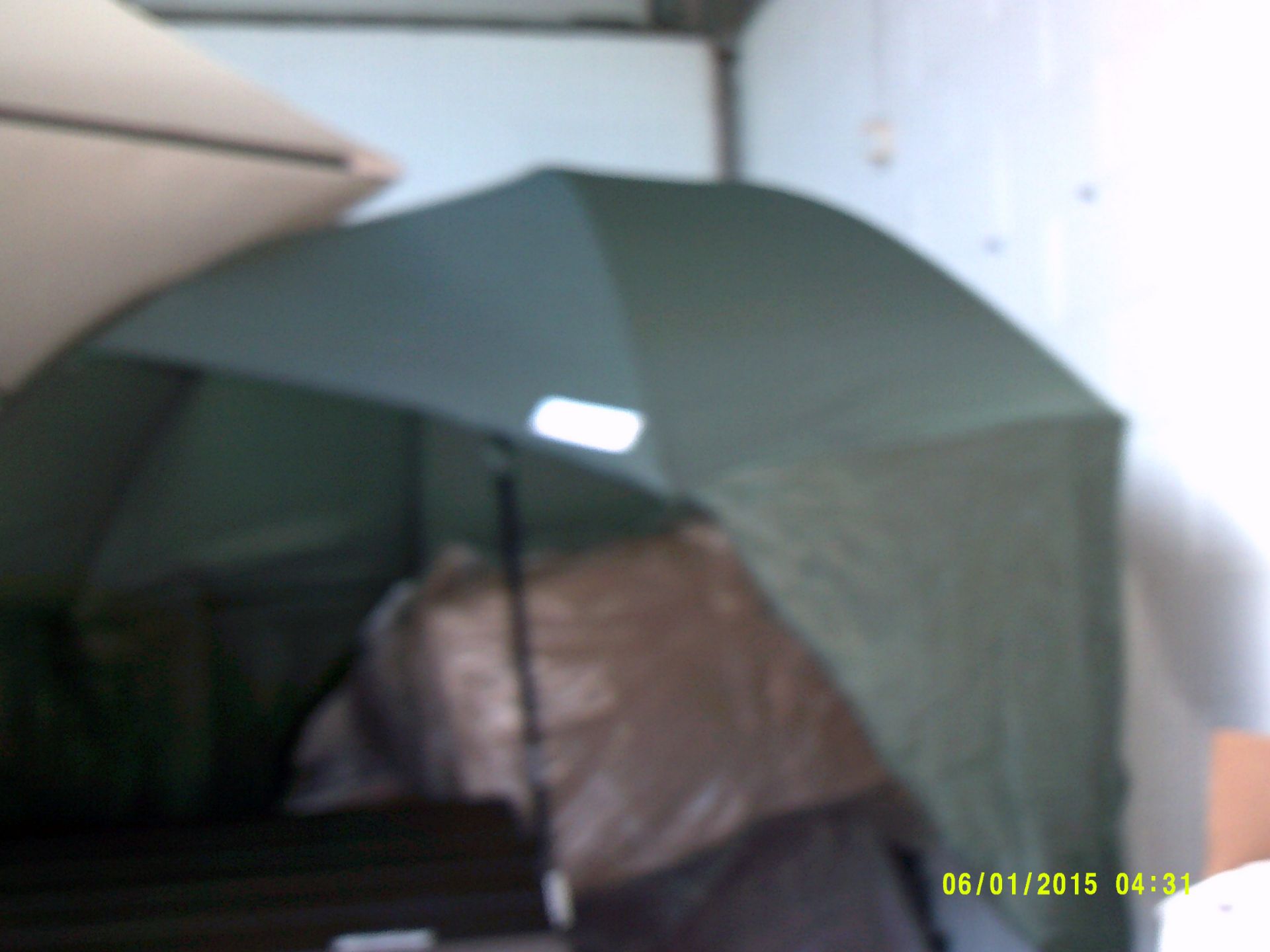 Rob McAlister Bivvy Brolly Fishing/ Beach Shelter Customer Returns