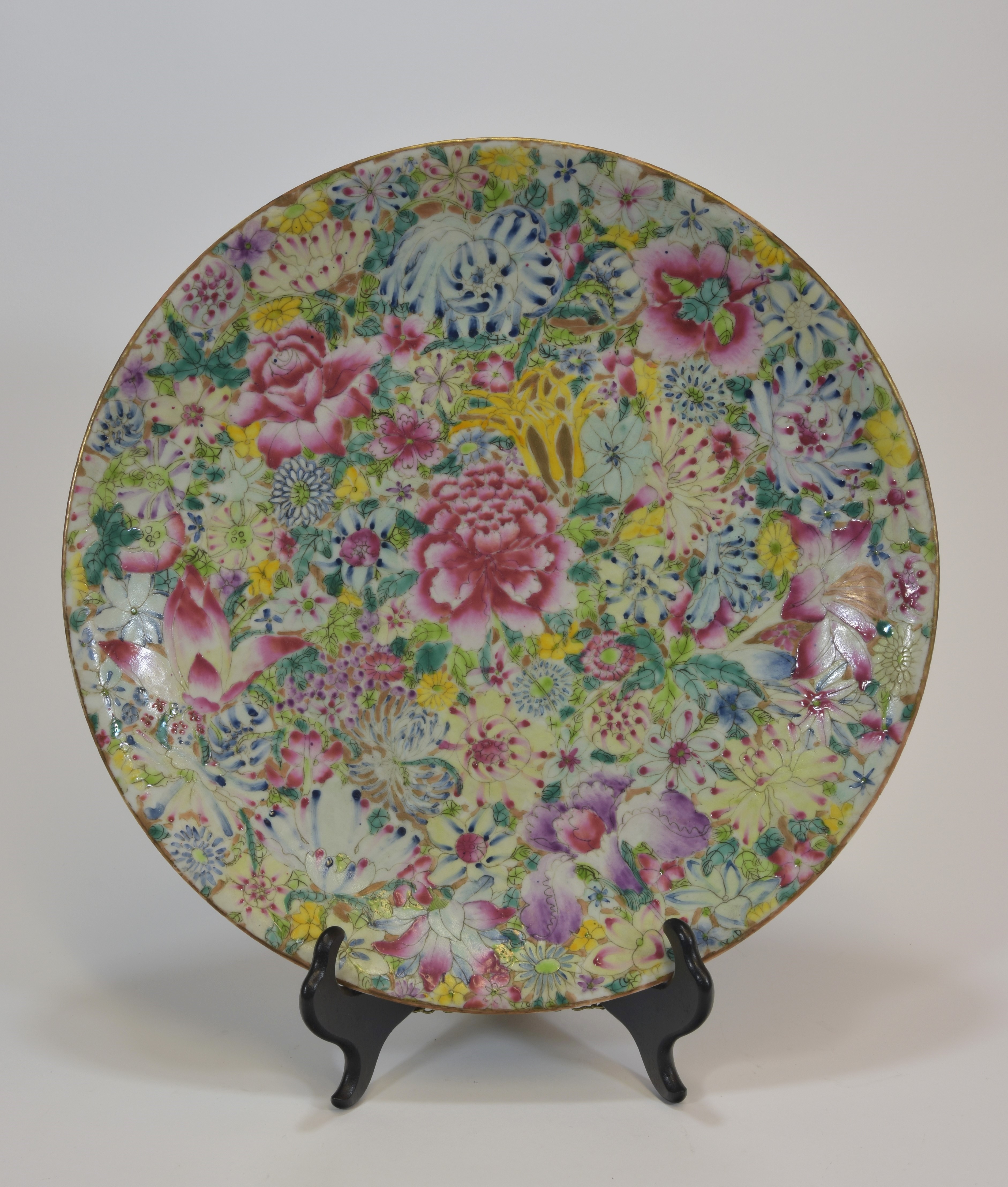 A 19th century million flowers dish 33cm清 十九世紀 粉彩萬花碟