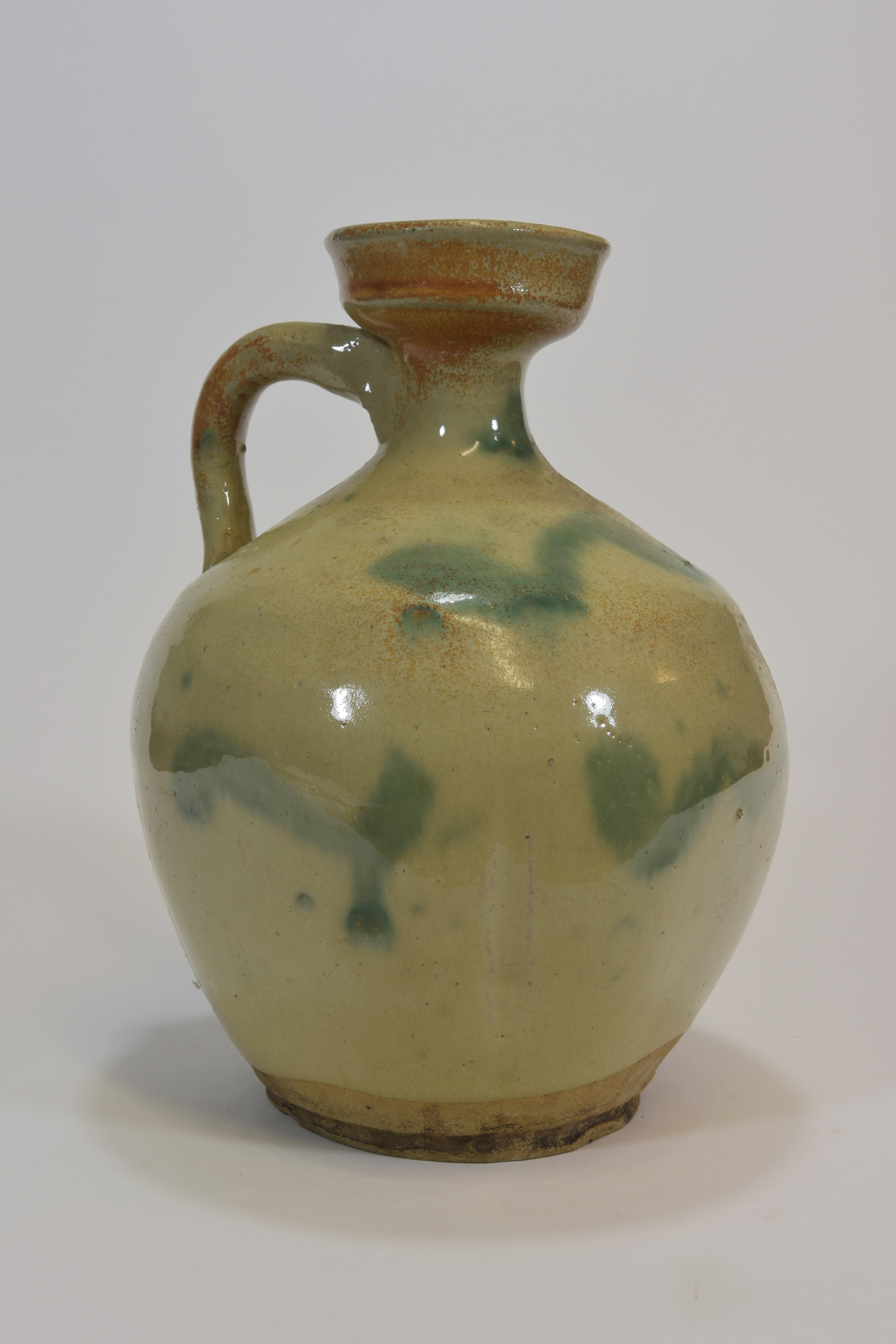 A Ming dynasty celadon glazed jug with green decorations 25cm明朝時期 龍泉釉水壺