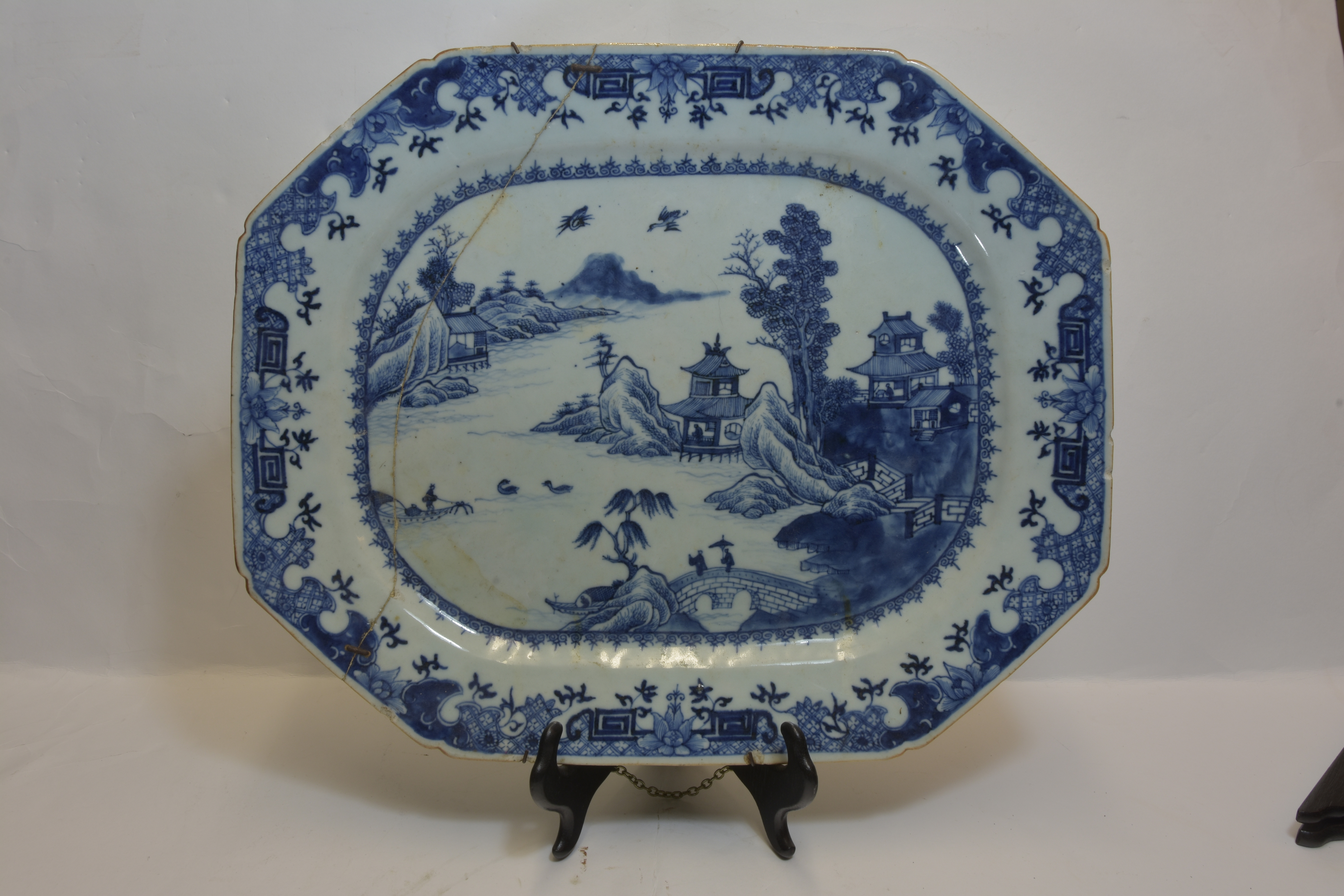 An 18th century dish together with two 19th century plates 25cm diameter (3) 乾隆或遲 青花碟叁件 - Image 2 of 4