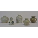 Five small celadon jars 13th/14th century 宋/明朝時期 龍泉伍件