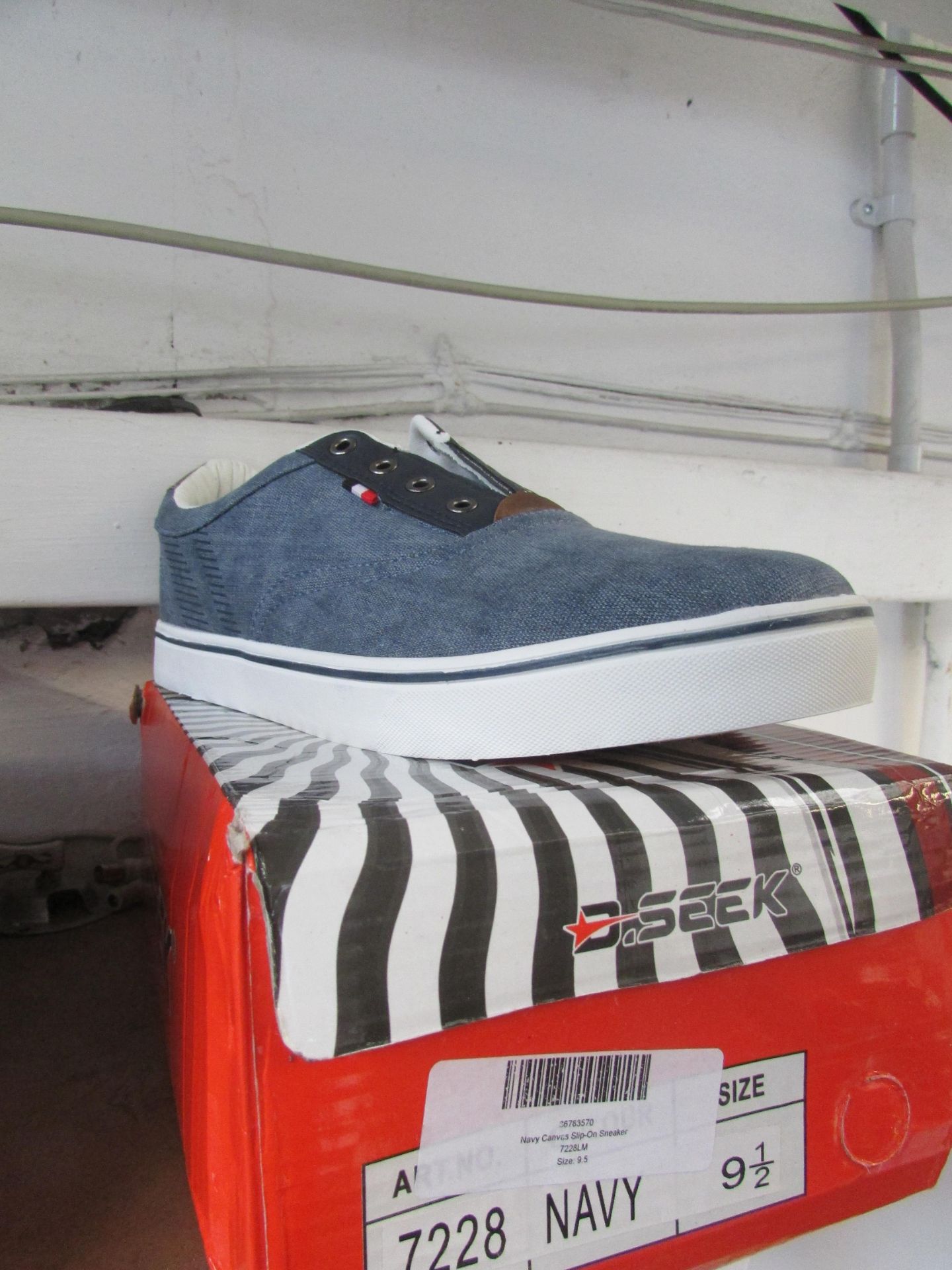 D.Seek Navy Canvas Slip-On Sneaker Size 9.5