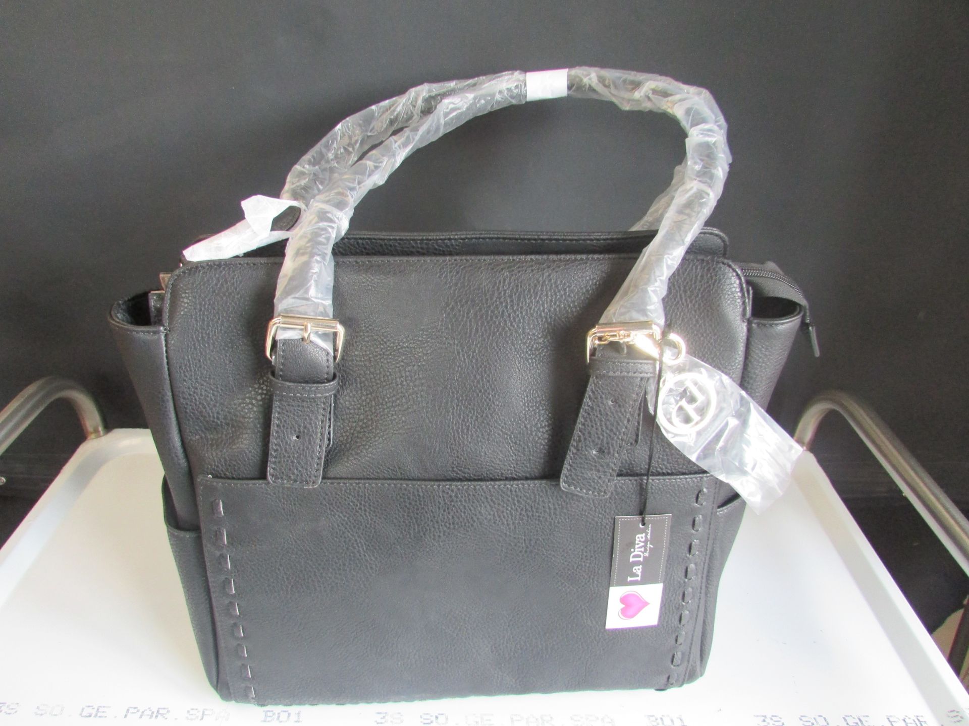 La Diva Design Italian Handbag in Black