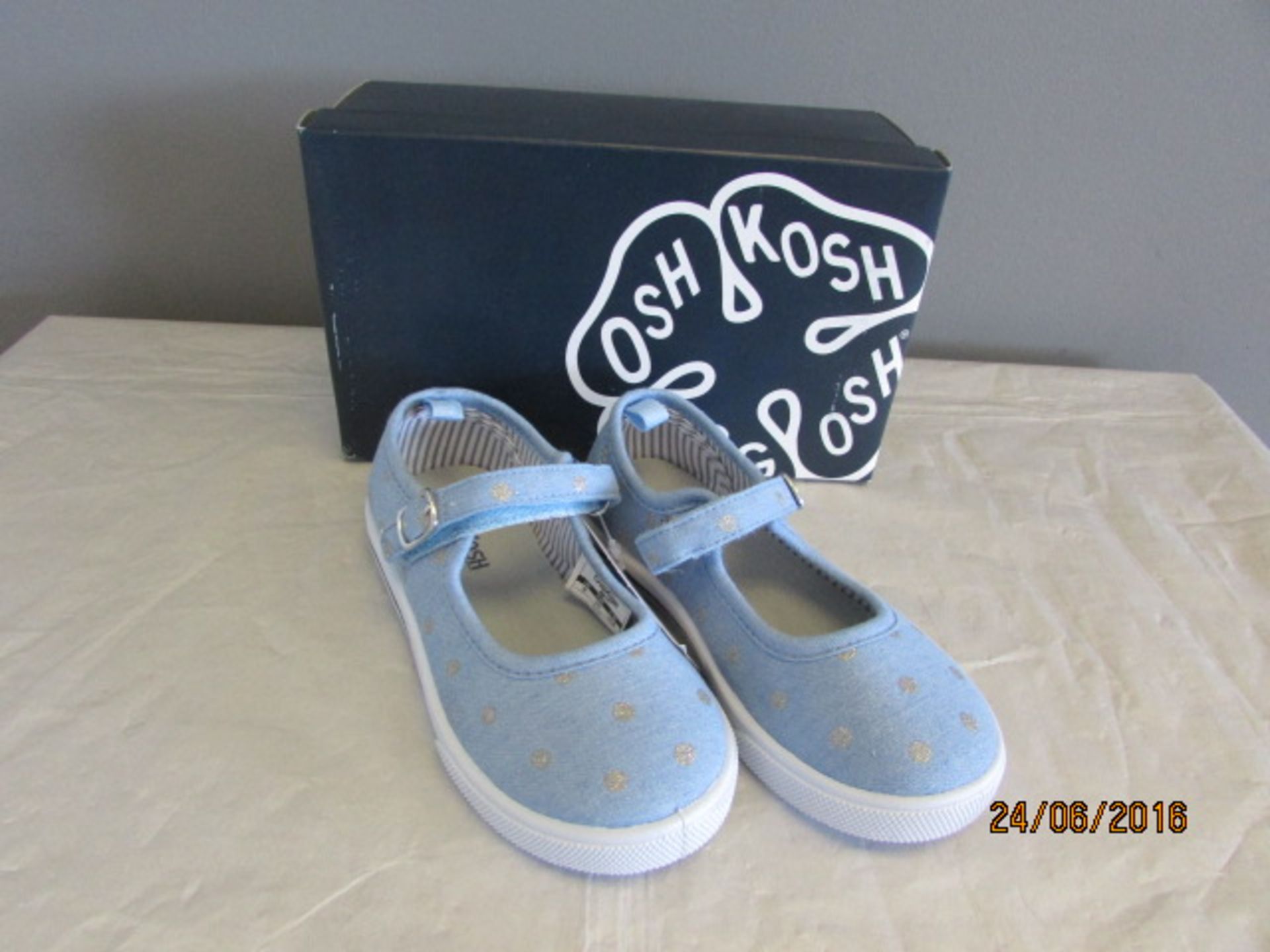 Oshkosh Blue Silver Dot Sneaker Us Size Toddler9