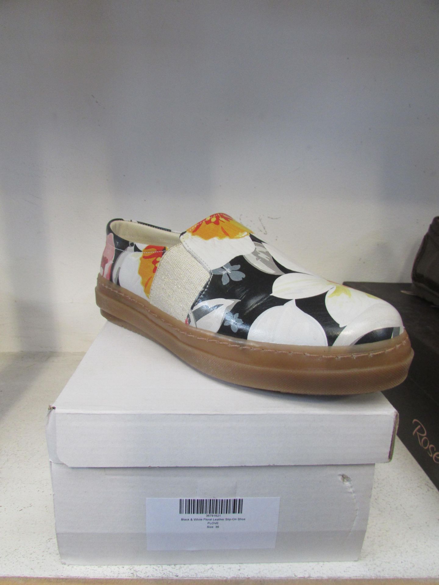 Ojoshoes Black & White Floral Leather Slip-On Shoe Euro Size 36