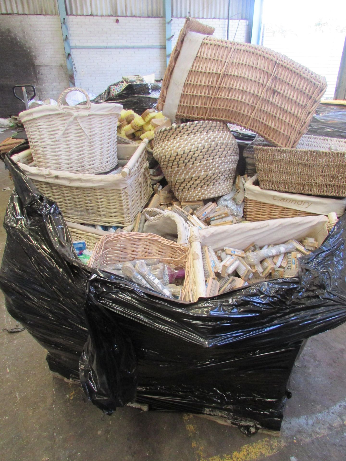 A Full Pallet Of Homewares Inc. Baskets, Brushes, Clothes Lines & More
