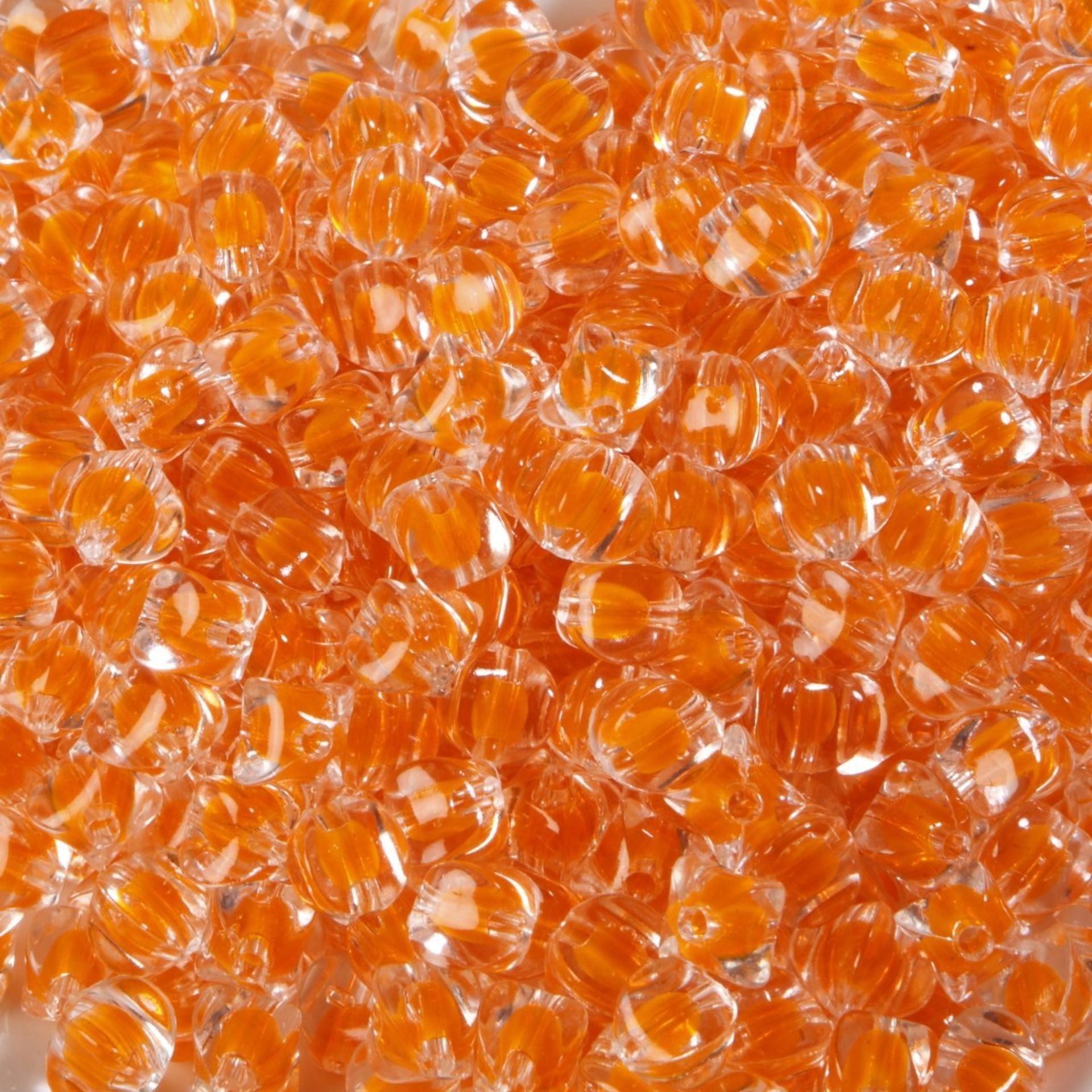 20 Bags (approx 30,000) of translucent craft 8mm beads in the shapes of stars. Mix of 6 colours. - Image 4 of 7