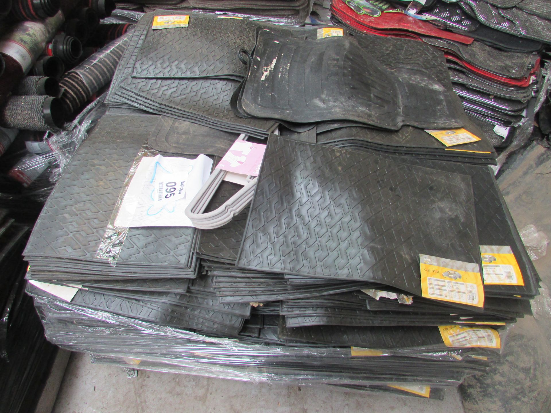 Approx 100 4 Piece Car Mats