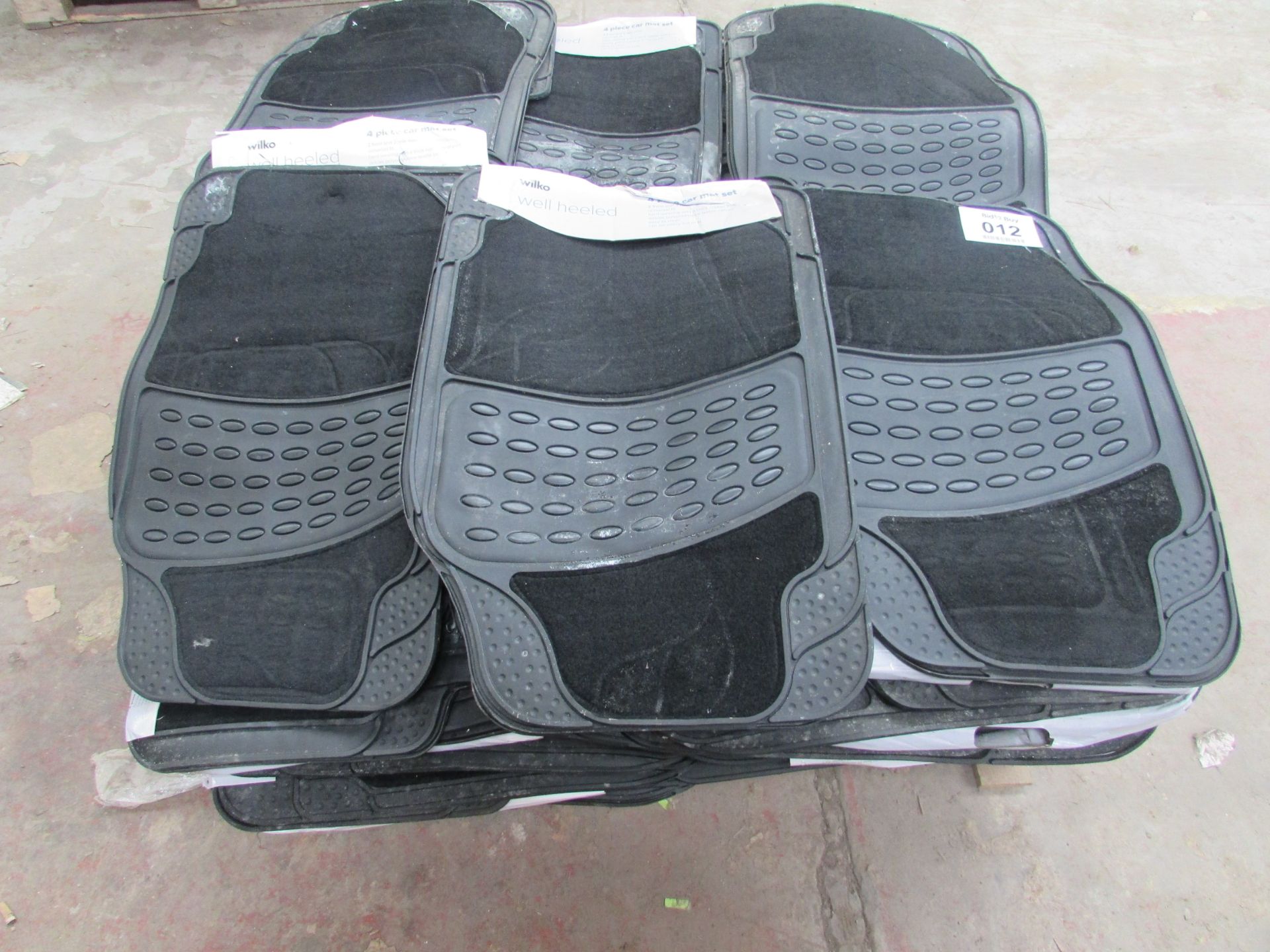 Approx 100 4 Piece Car Mats