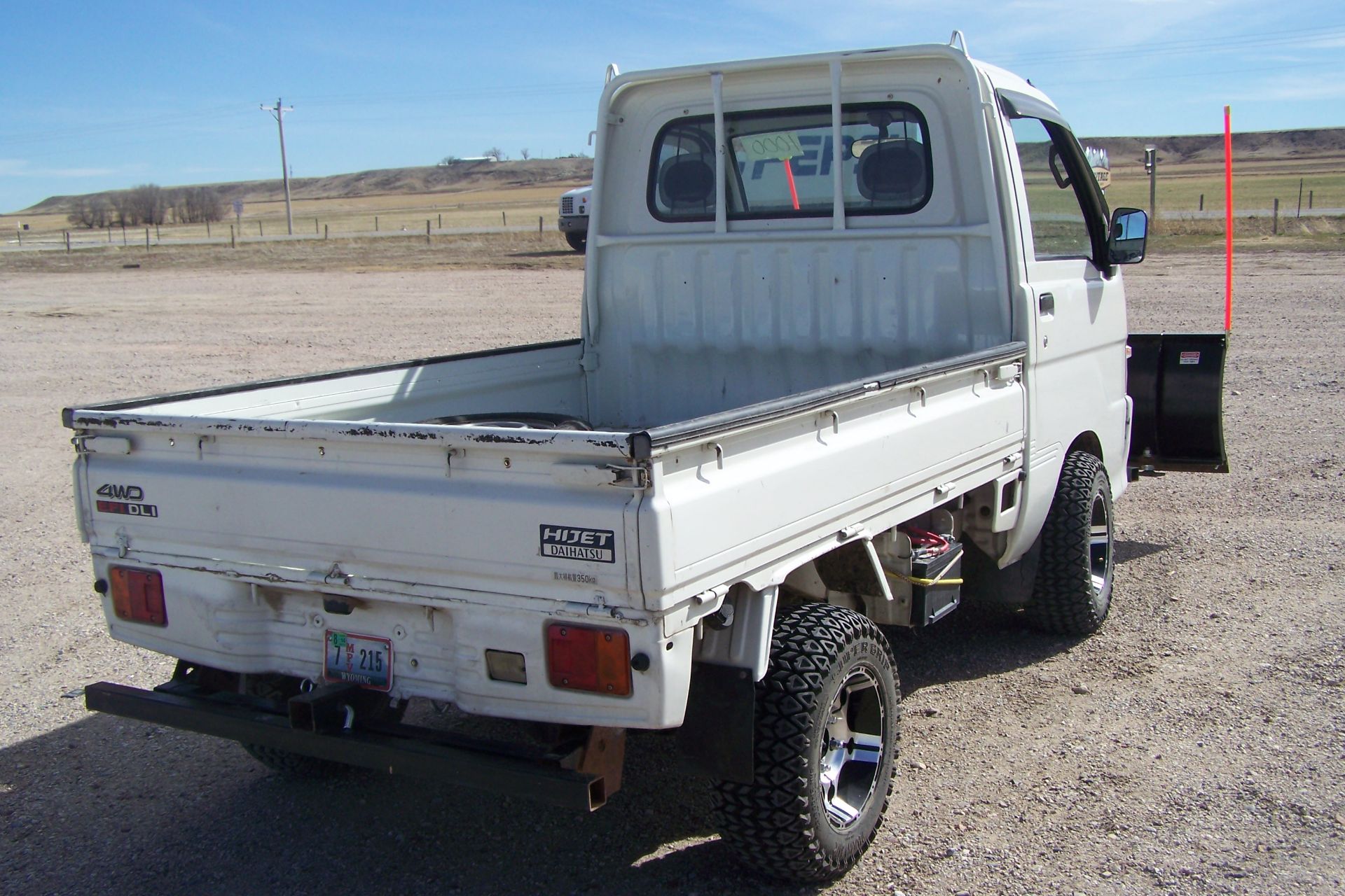 00 Daihatsu Mini Truck w/snow plow - Image 4 of 4