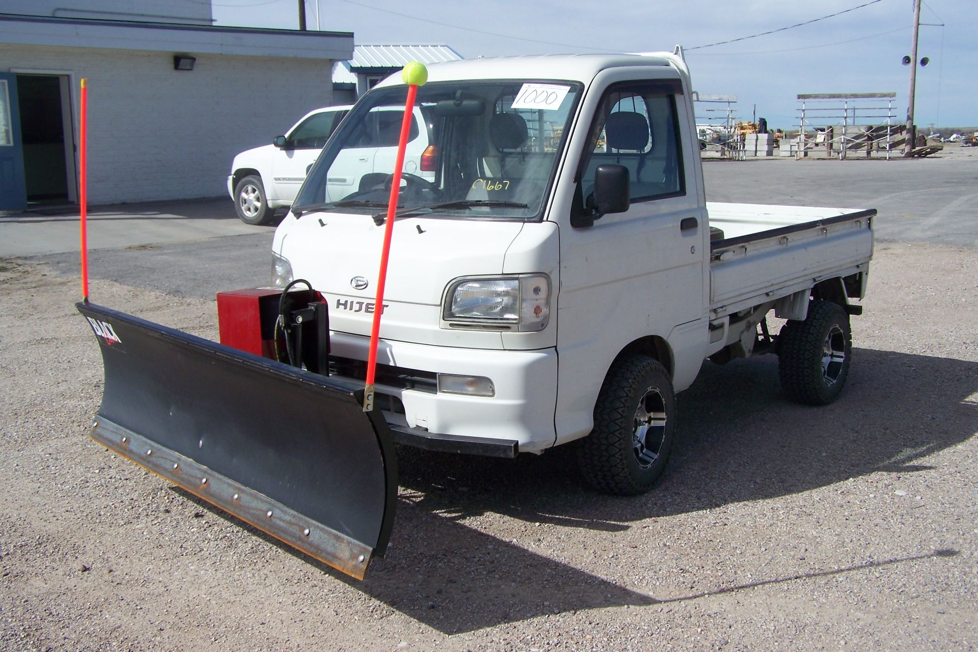 00 Daihatsu Mini Truck w/snow plow