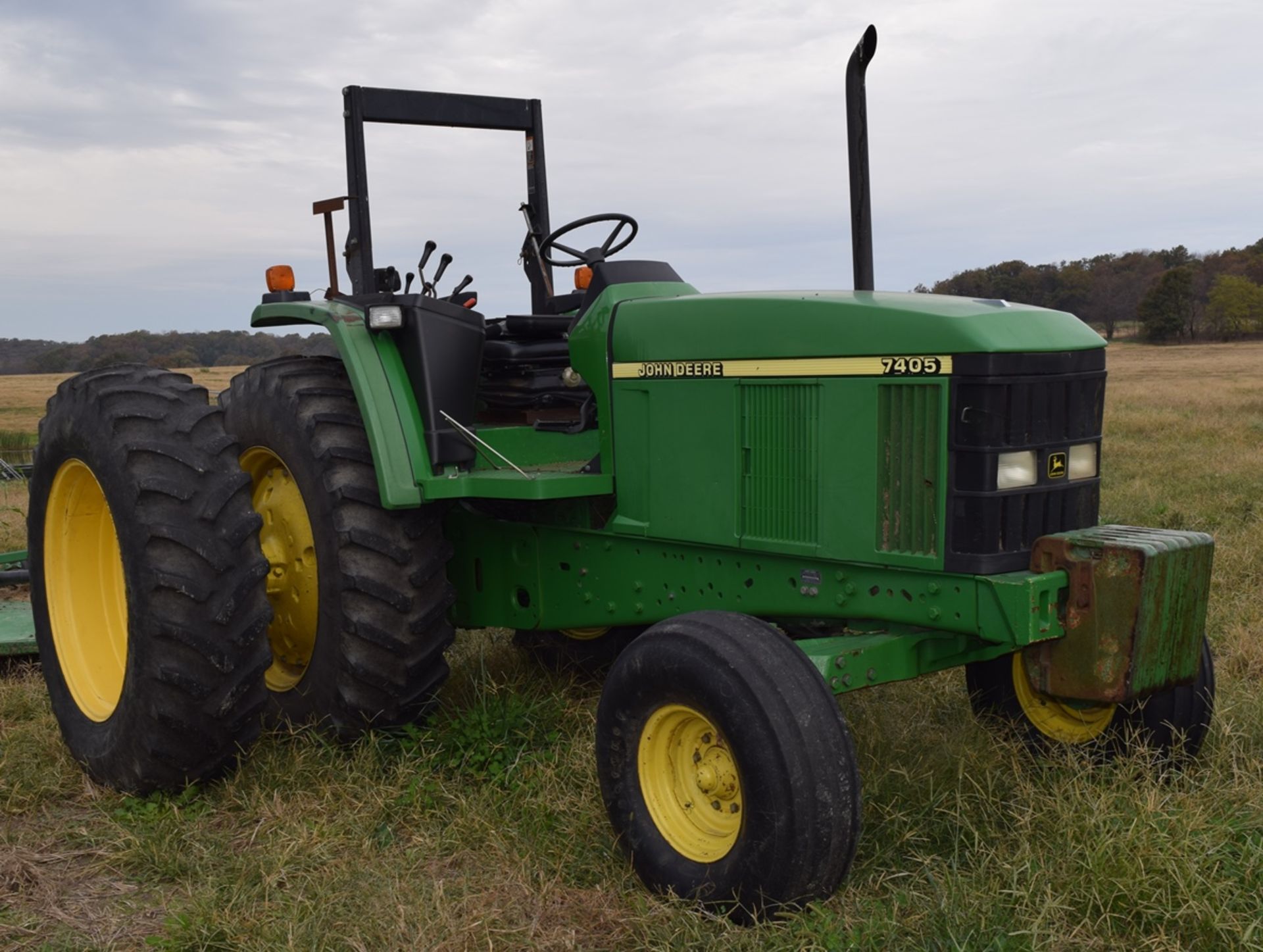 John Deere 7405 Tractor w/ Duals, Quad Range
