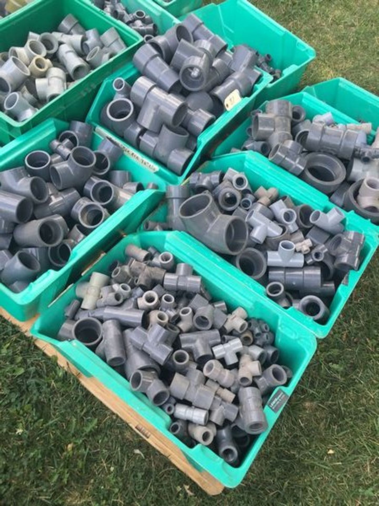 Large Lot of SCH 80 PVC Fittings Tees 1-4'' - Image 3 of 11
