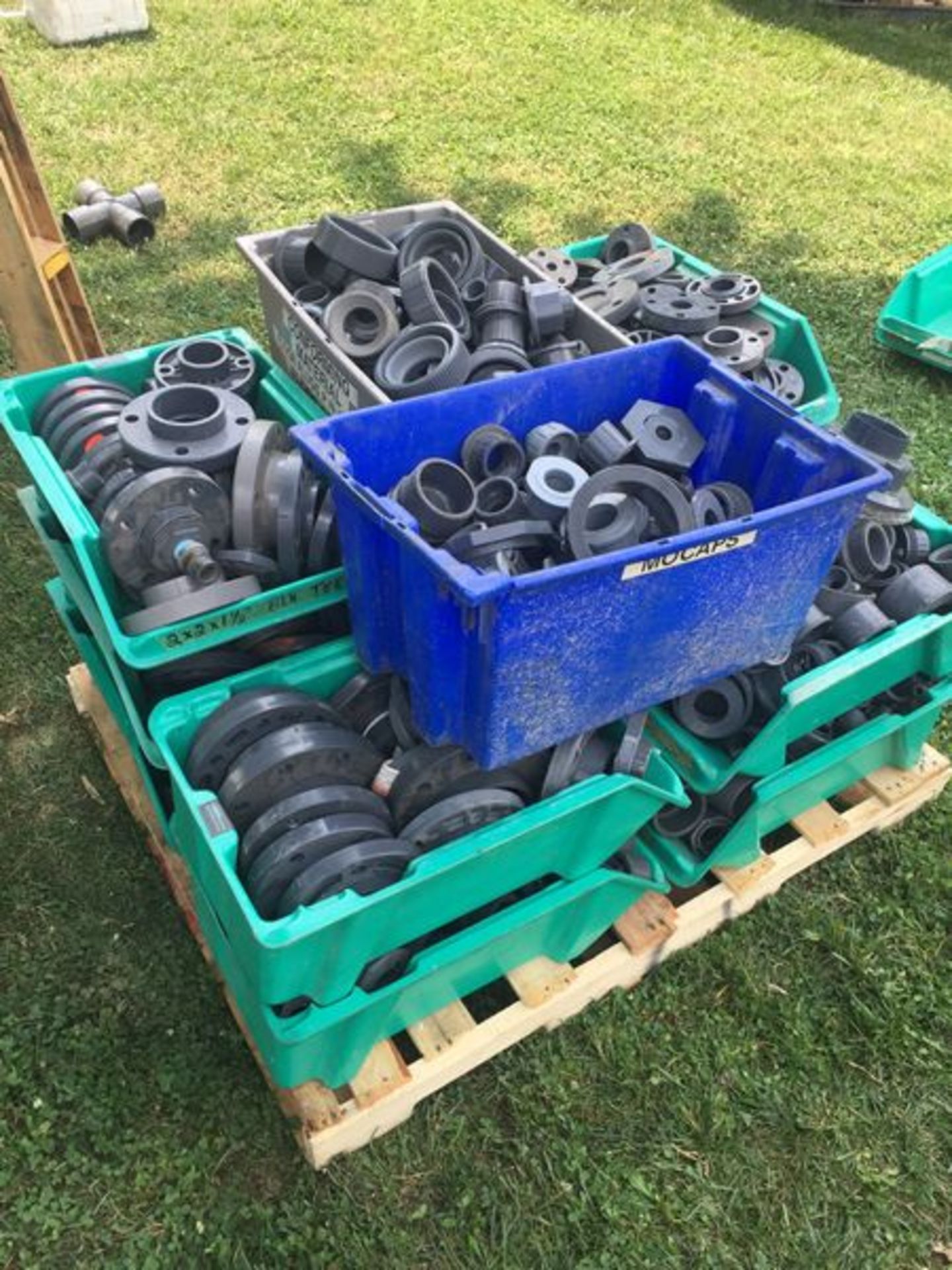 Large Lot of SCH 80 PVC Fittings Flanges, Bushing, Misc. 1-5" - Image 9 of 9