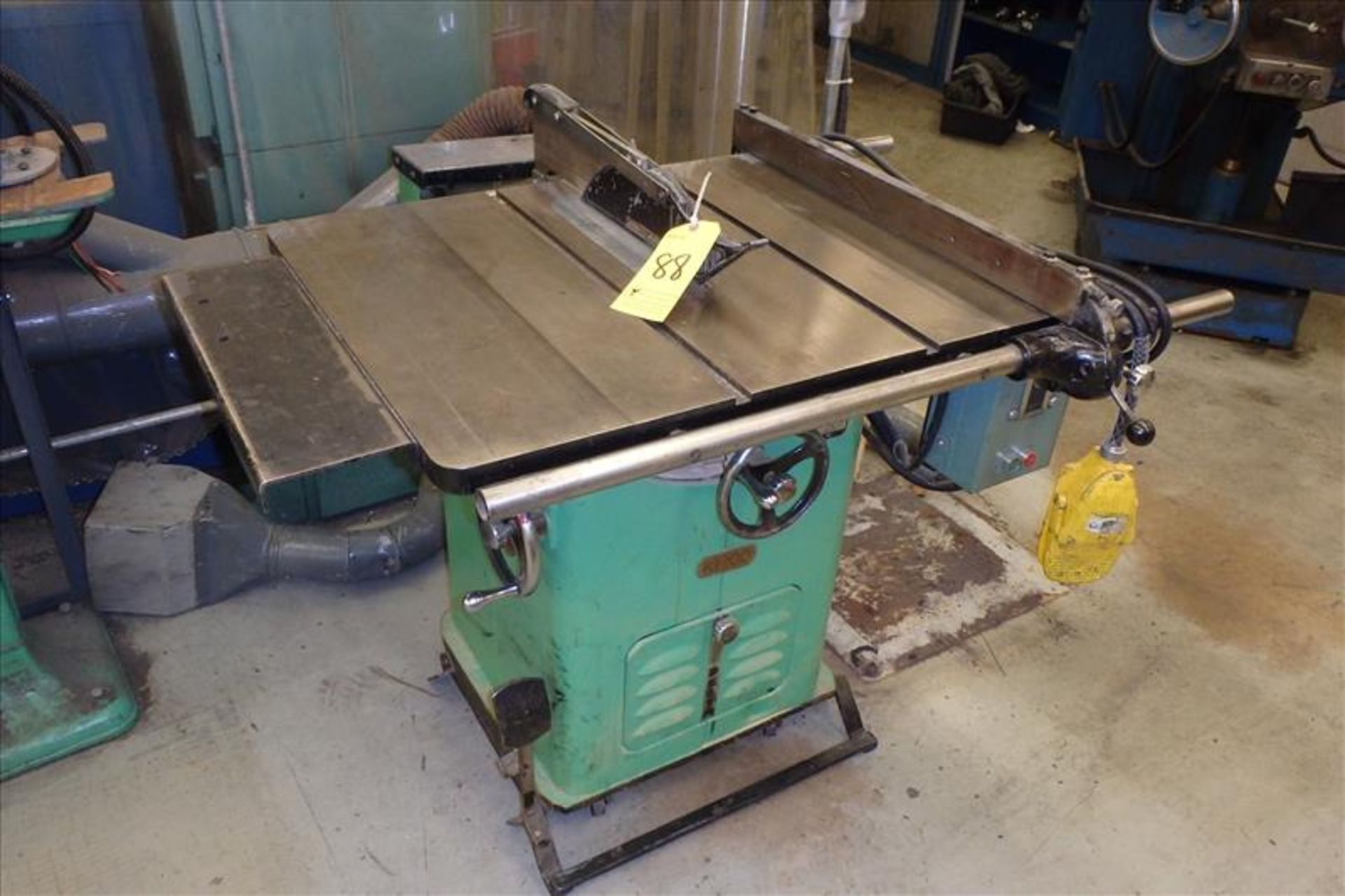 Delta 10" Table Saw