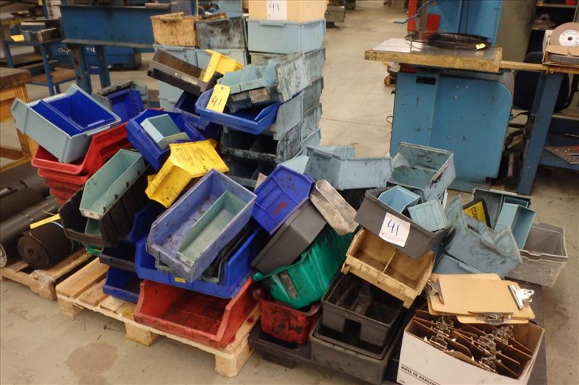 Quantity of Assorted Plastic Parts Bins