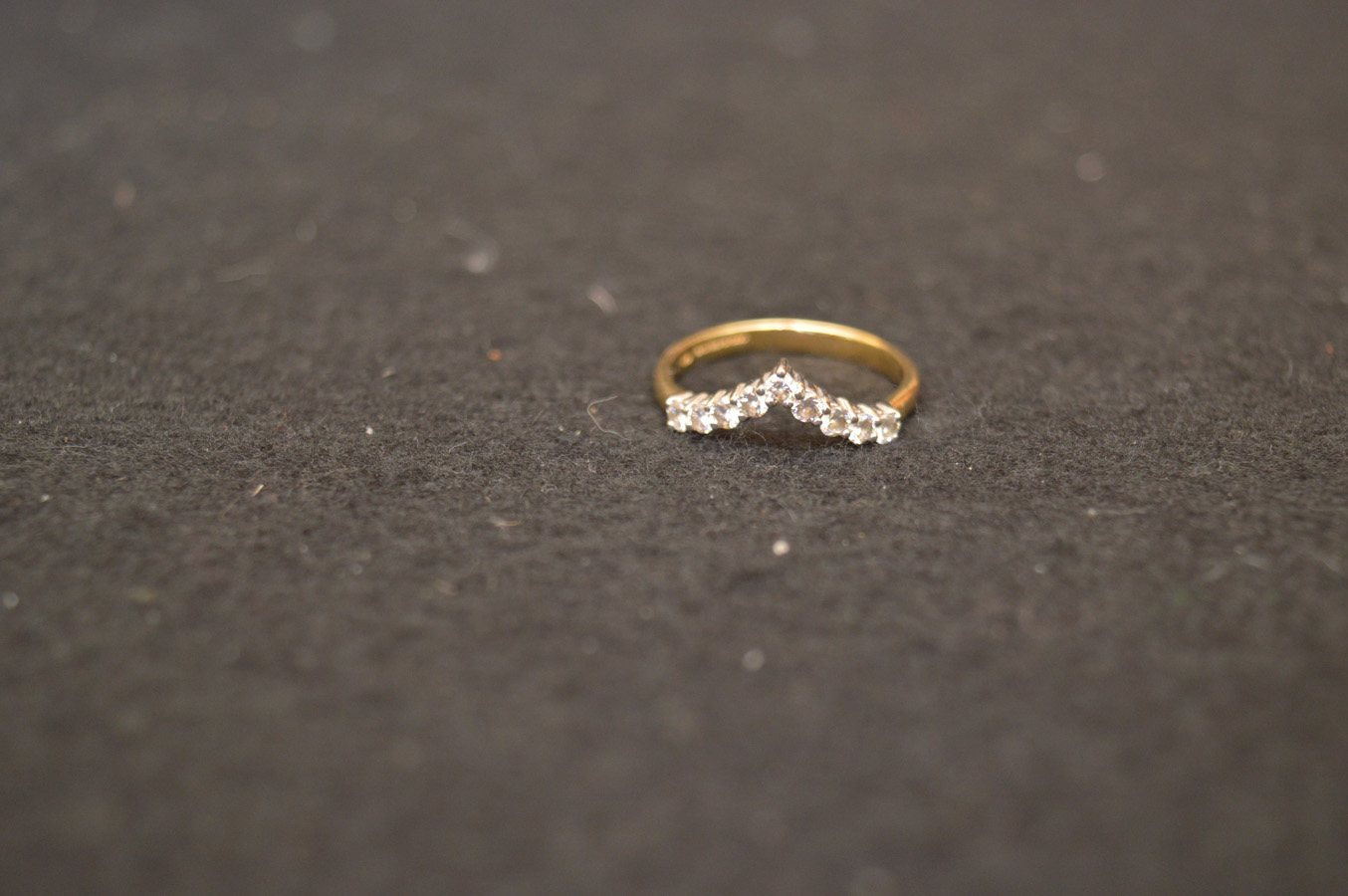 An 18ct Gold and Diamond Ring