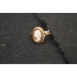 A 9ct Gold Cameo Ring