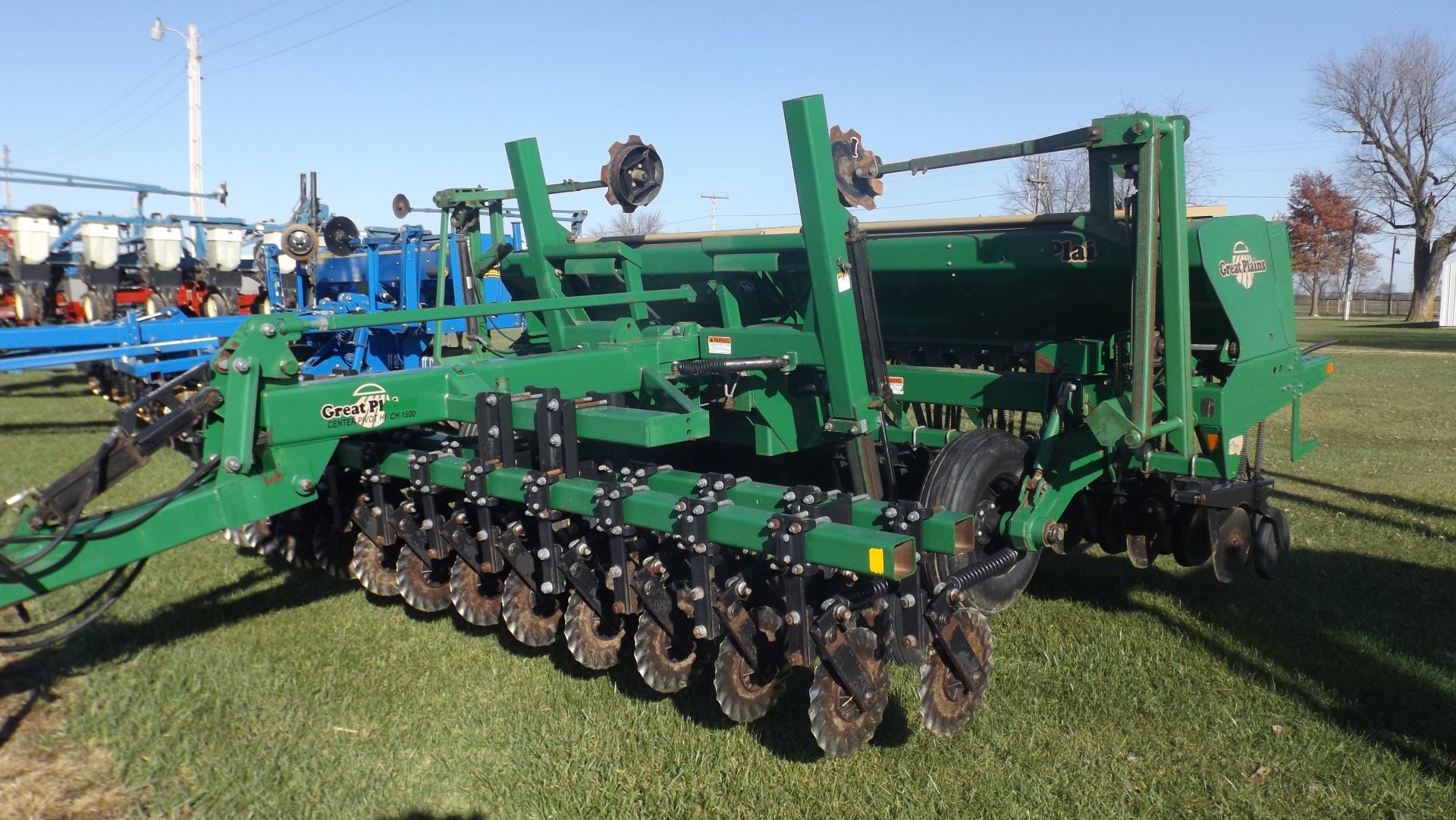 1997 Great Plains solid stand 1500 15'X 7.5 grain drill with grass seed attachment, markers, center