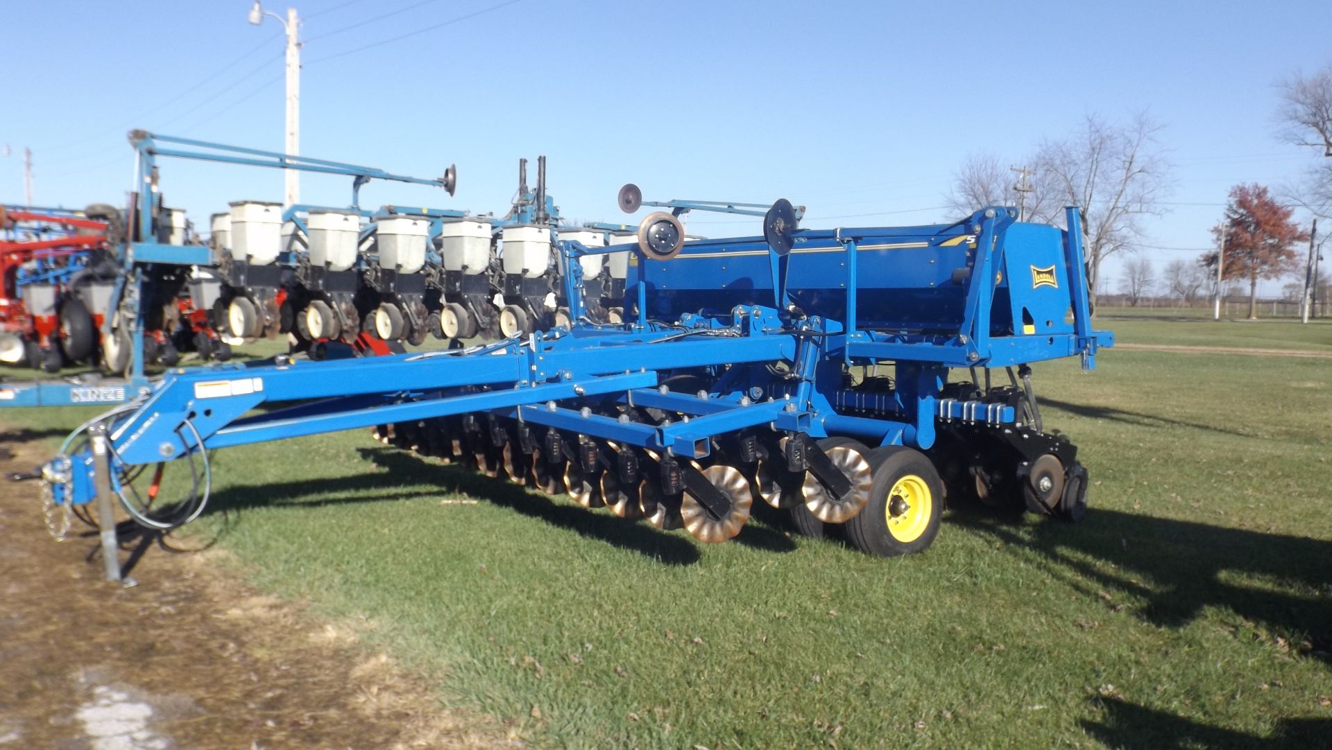 2015 Landoll 5211-15X7.5 No-till grain drill, pneumatic down pressure, pull type, markers, Less